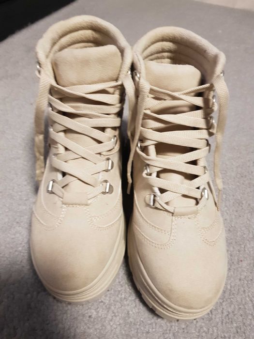 Ghete superbe noi 35 crem