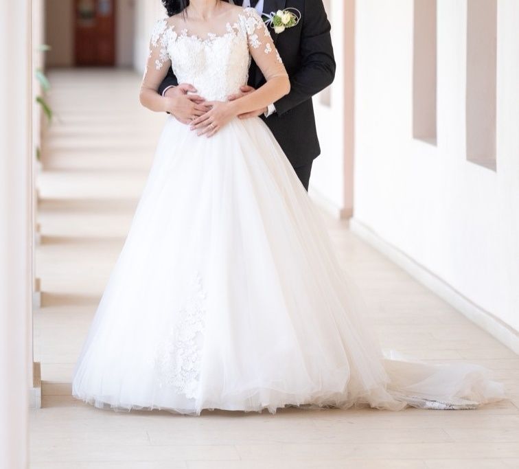 Rochie de mireasa cu trena