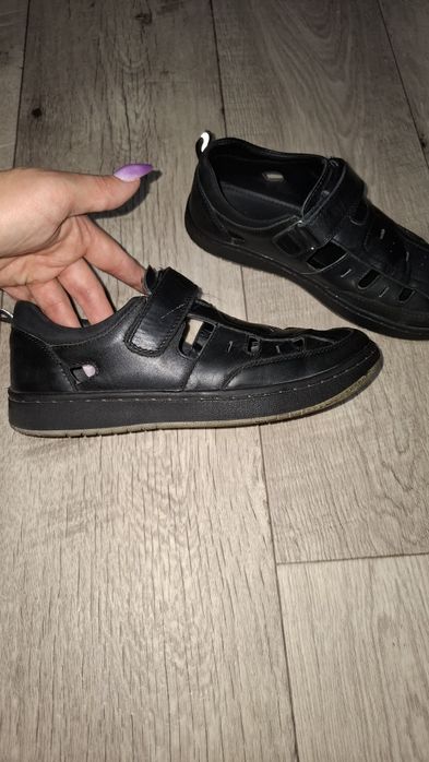 Продам туфли на мальчика