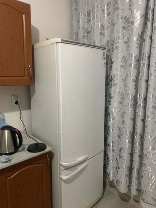 Холодилник даром. В рабочем состаяне