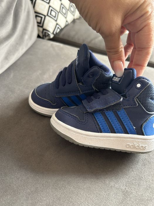 Детски маратонки adidas 19 номер