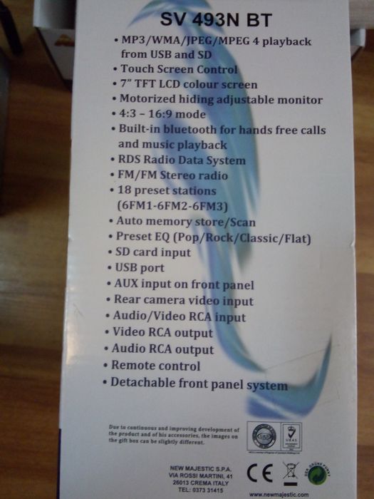 Dvd auto retractabil, cu Bluetooth, intrare stic, card