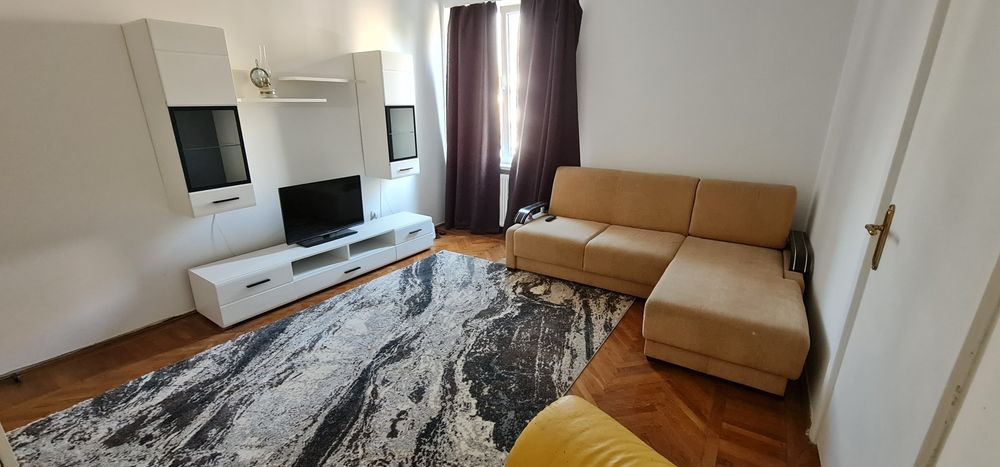 Inchiriez apartament central 2 camere