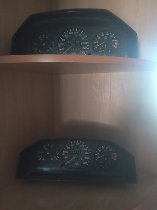 Продам щитки приборов 124 мерседес