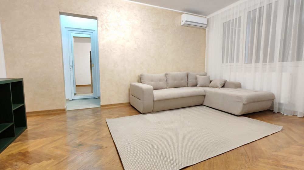 Apartament proaspăt renovat de inchiriat