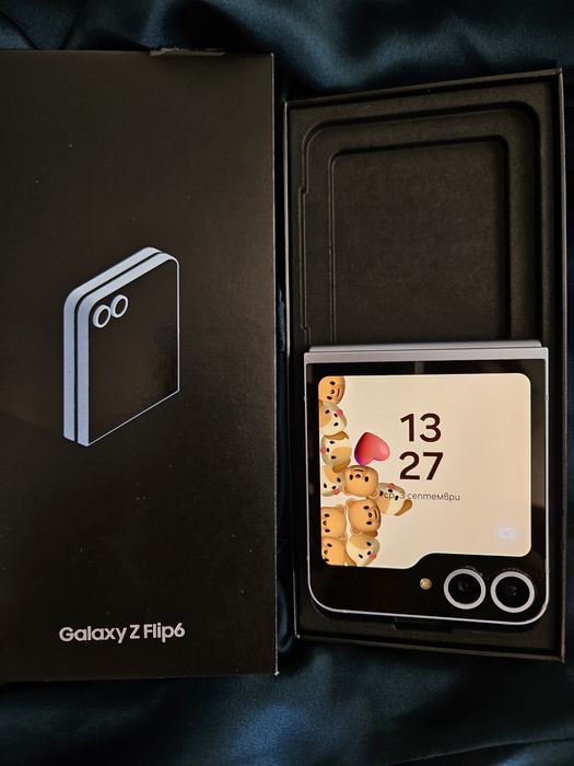 Смартфон Samsung Galaxy Z Flip6, 12GB RAM, 256GB, 5G, Blue
