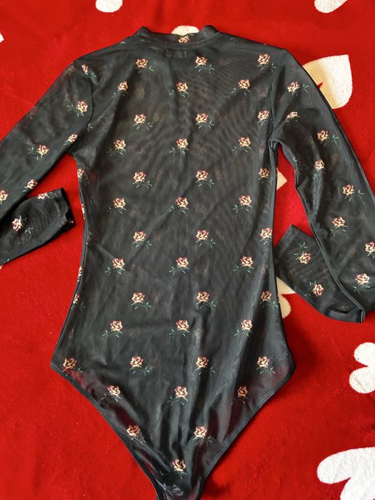 Body transparent cu trandafiri