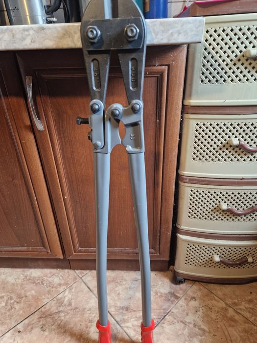 Clește Buloane Tip "Gură de Lup" 900 mm