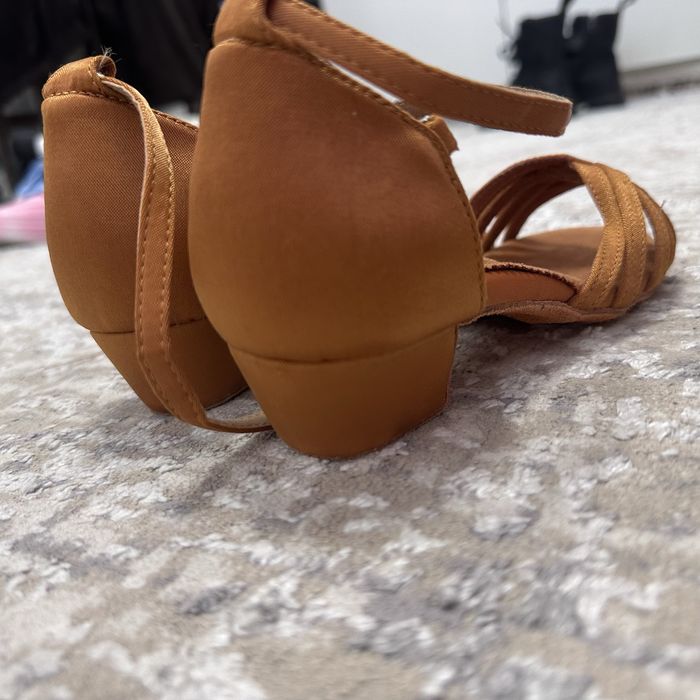 Бальные туфли для девочки