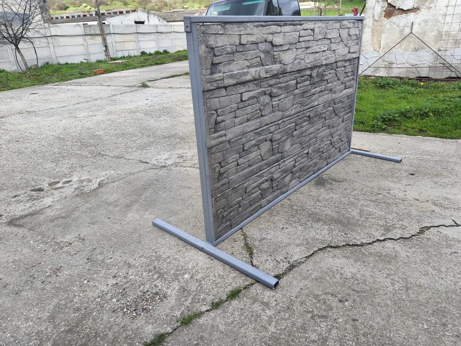 Gard din beton cu model pe ambele părți