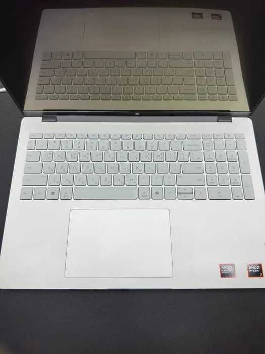 Noutbuk Hp Omnibook 5 AMD Ryzen 7 250 APU 16/512GB 16.0" OLED 2K