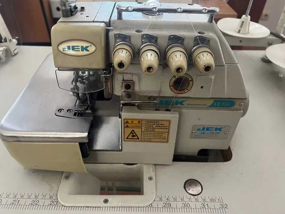 ОВЕРЛОК JEK - 5-ти ниточный с лампой на магните