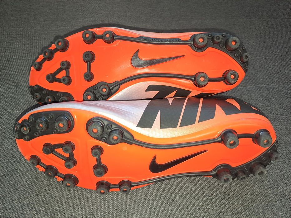 Бутонки/ футболни обувки NIKE 37.5