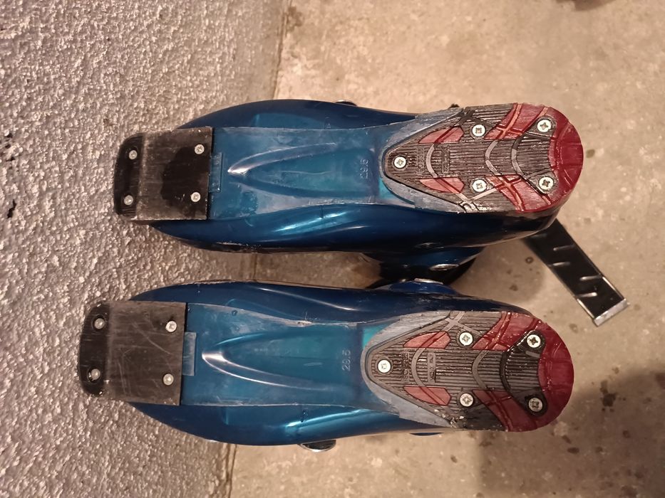 Продам горнолыжные ботинки 44. 45 размера