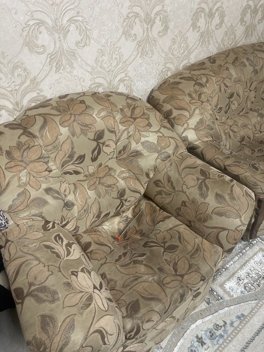 Диван сатылады срочно