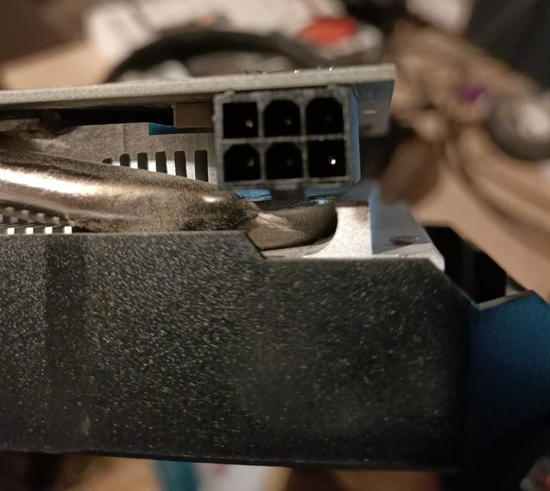 Vând Radeon RX 580 8GB