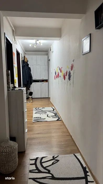 Apartament 2 camere decomandat, etaj 1, zona Primariei Floresti