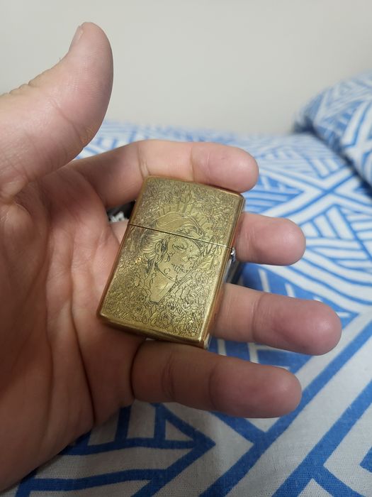 Зажигалка Zippo gold