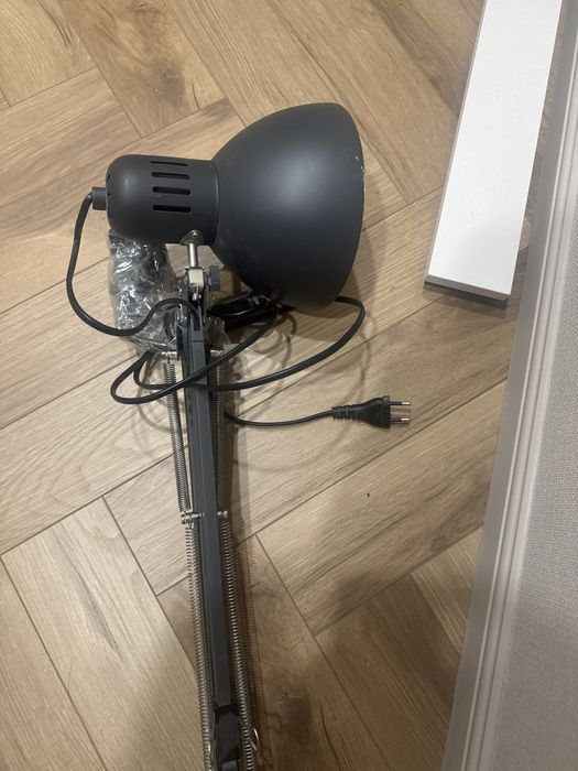 Настольная лампа. Очень