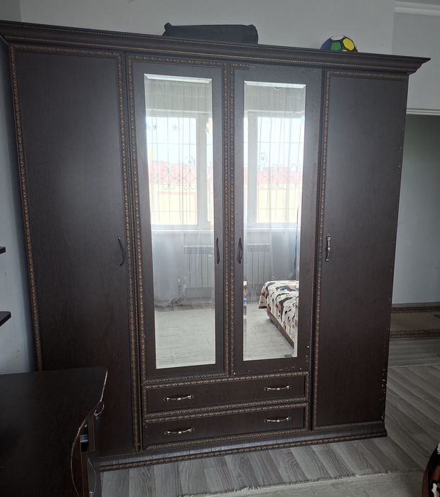 Срочно продам б/у шкаф