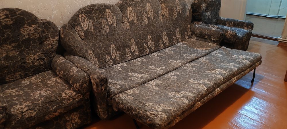 Продам Диван тр-ся химчистка