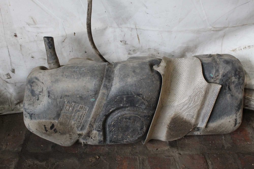 Бензинов резервоар Сузуки сплаш 1.0 08г Suzuki splash 1.0 2008