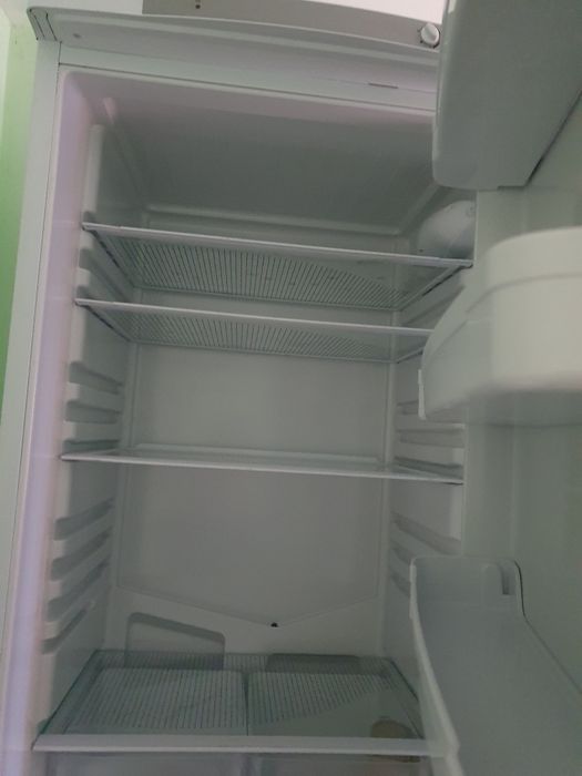 Холодильник  индезит двухкамерный