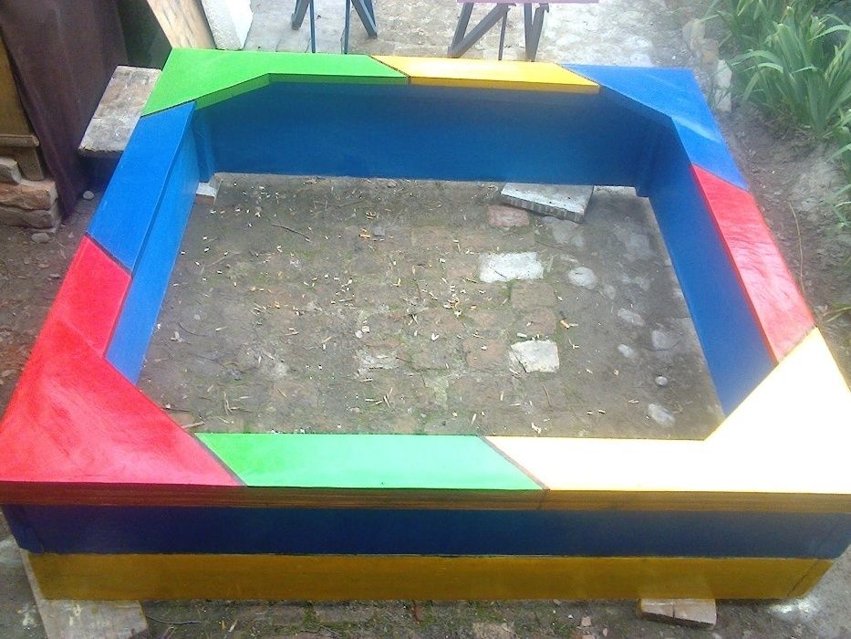 Изготовим песочницу из натурального дерева на заказ.