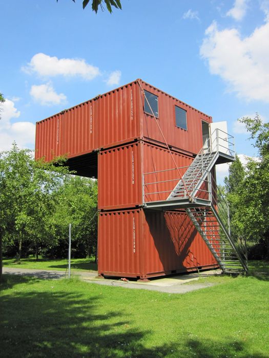 Дом из контейнеров.