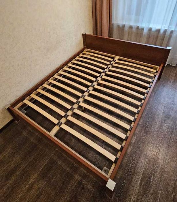 Кровать двуспальная