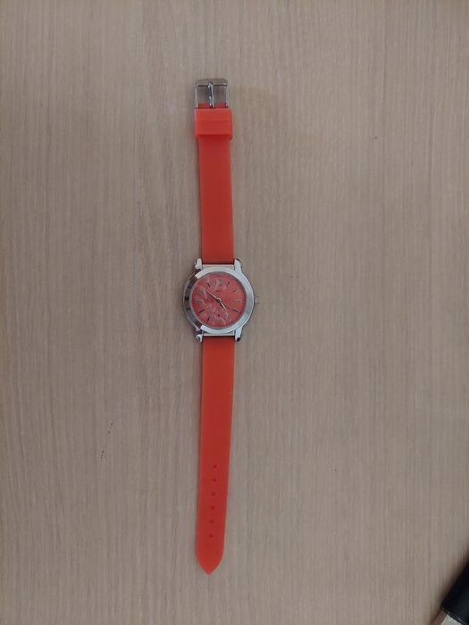 Ceas dama Avon portocaliu curea silicon Quartz ca nou