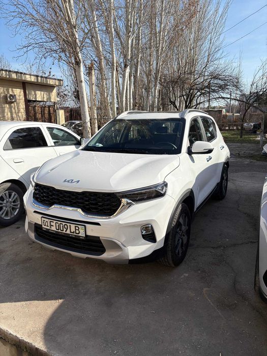 KIA Sonet 2024, максимальная позиция, белый