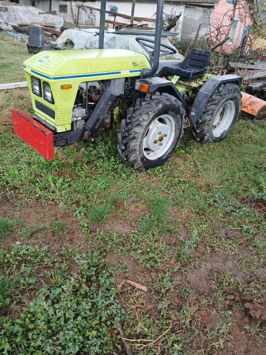 vand tractor agricol