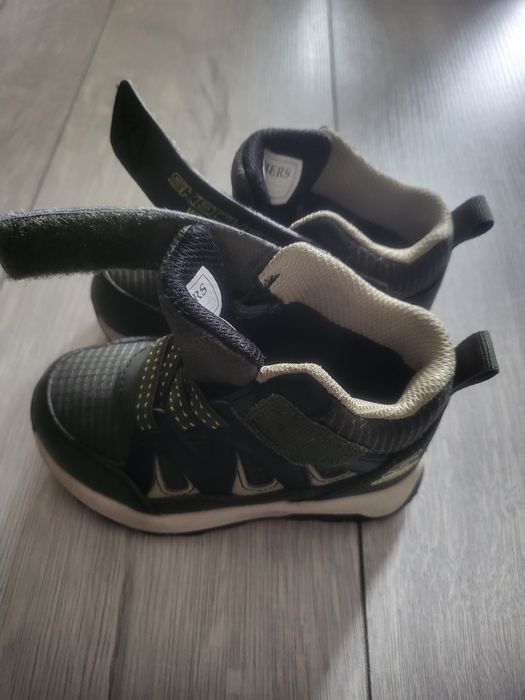 Vând ghetuțe băiețel