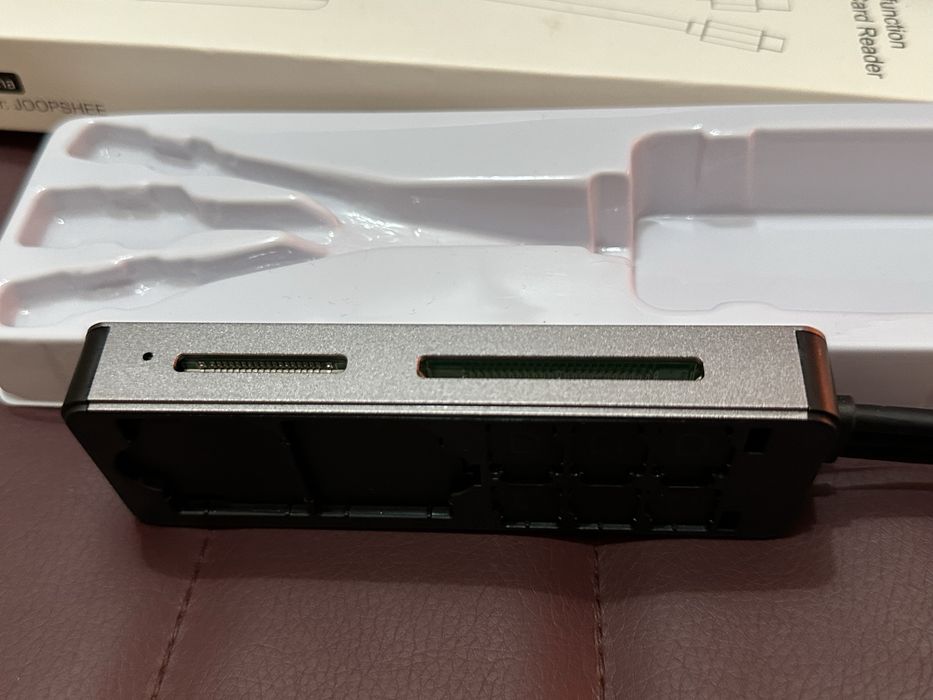 НОВ 8 в 1 мултифункционален четец на карти и трансфер на данни