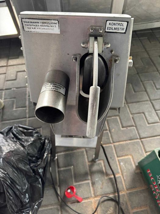 Utilaje de bucatarie - Hota, Friteuza, Masina tocat, Masa rece, Gril