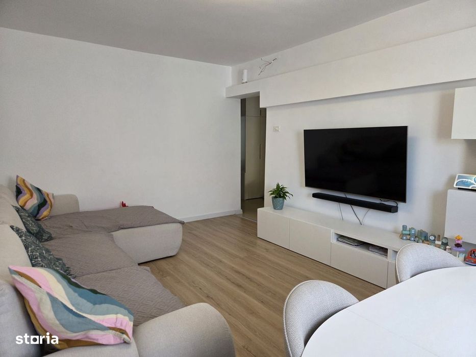 Soveja stradal-apartament 3 camere finisat modern — fotografia 2