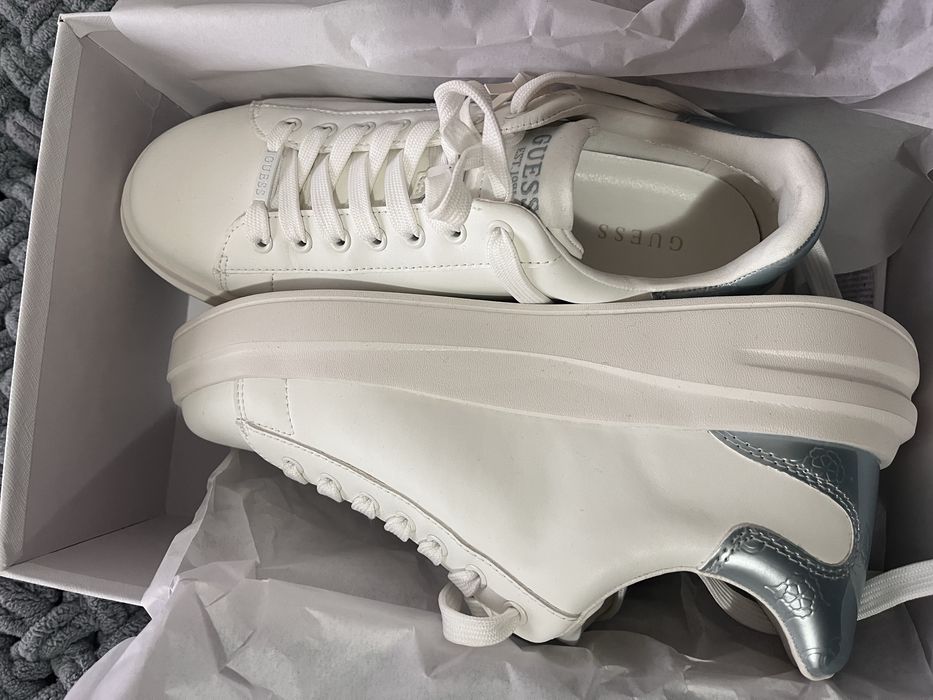 Дамски обувки guess