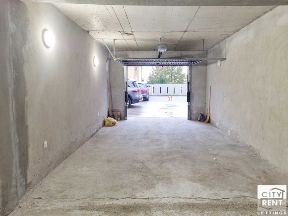 Дава се под наем Гараж / Паркомясто в Велико Търново, Акация - 44 кв.м за 205 € - Снимка #1