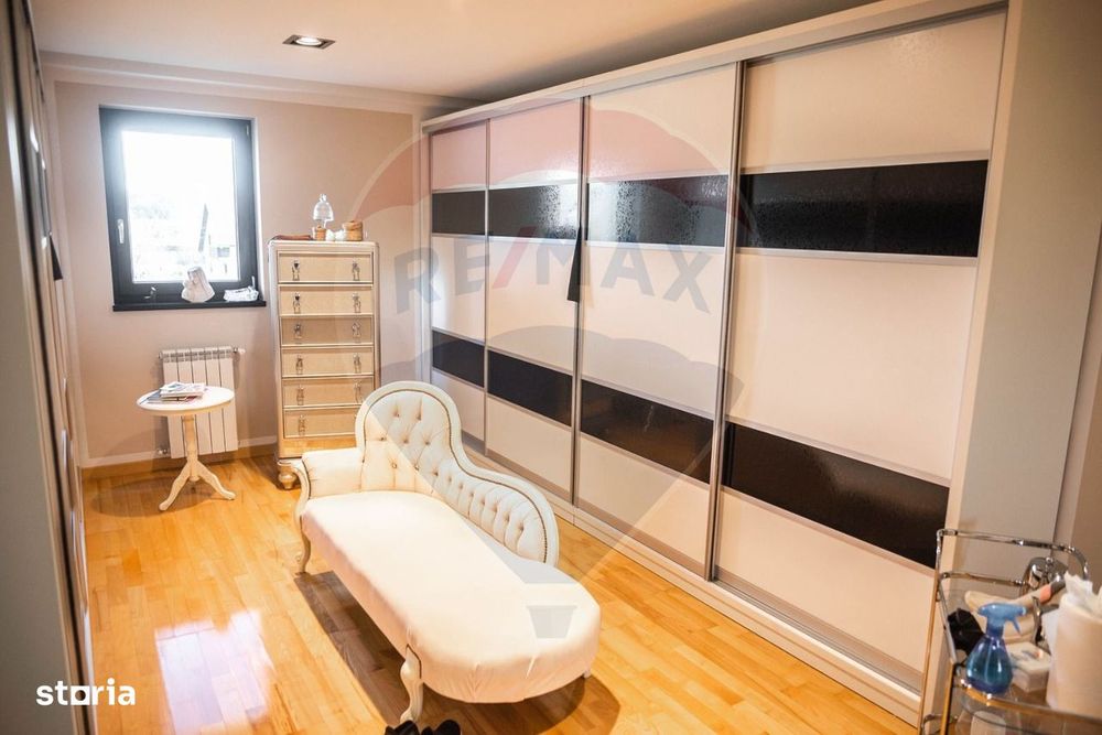 Casă / Vilă de lux cu 6 camere de vânzare în Șcheia, Suceava