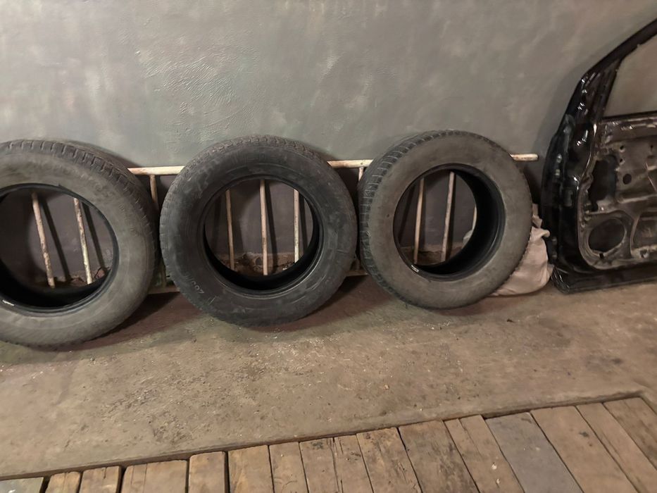 Продам резину 285/60/18