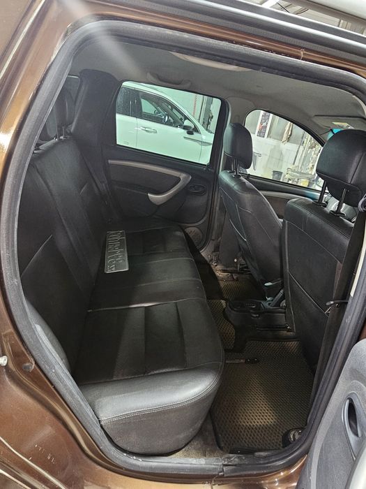 Продам дастер 2 литра полный привод