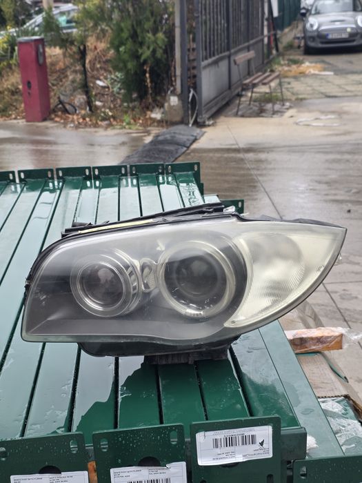 Оригинални Xenon фарове за BMW E81 / E87 LCI Facelift Angel eyes