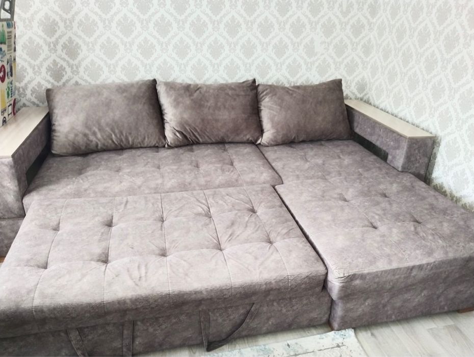 Диван угловой в отличном состоянии