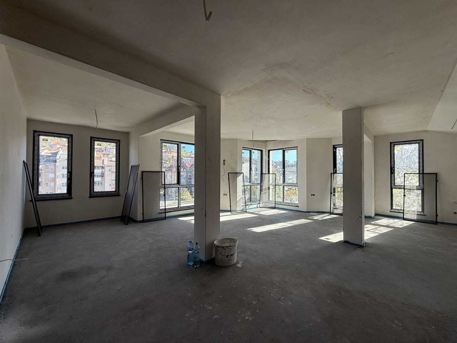 Продава се Четиристаен апартамент в Габрово, Център - 142 кв.м за 997 €/кв.м - Снимка #6