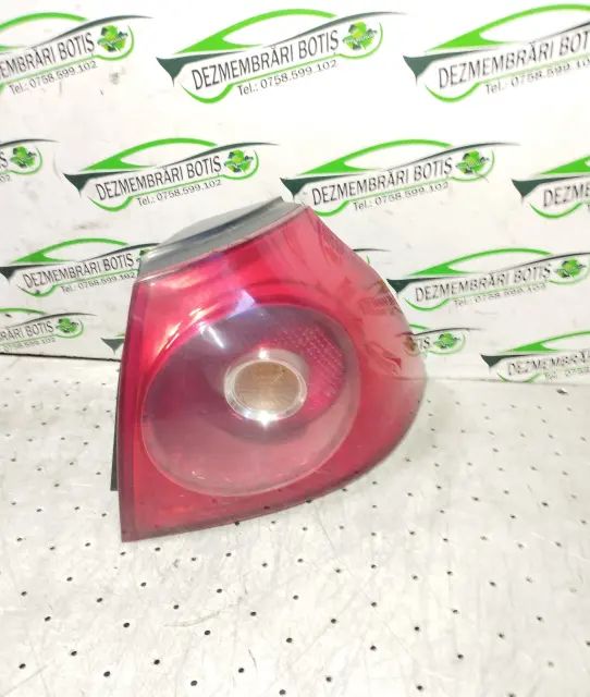 Lampa / Tripla stop dreapta pe aripa Volkswagen VW Golf 2006