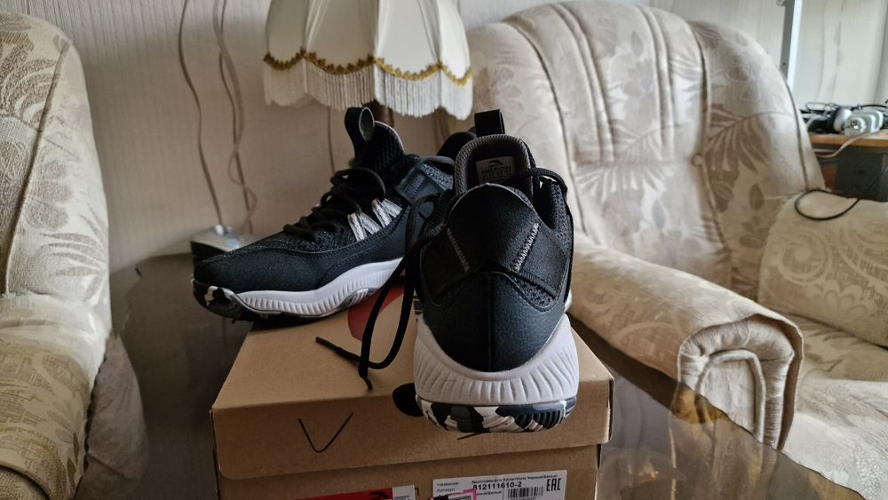 Продам кроссовки анта. Оригинал