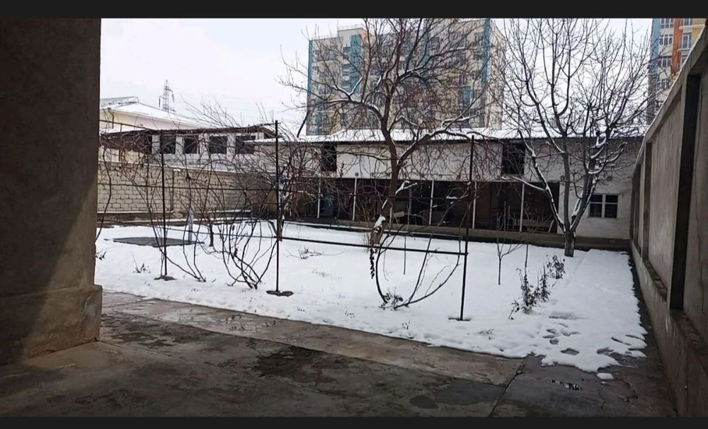 Hovli uy srochno sotiladi