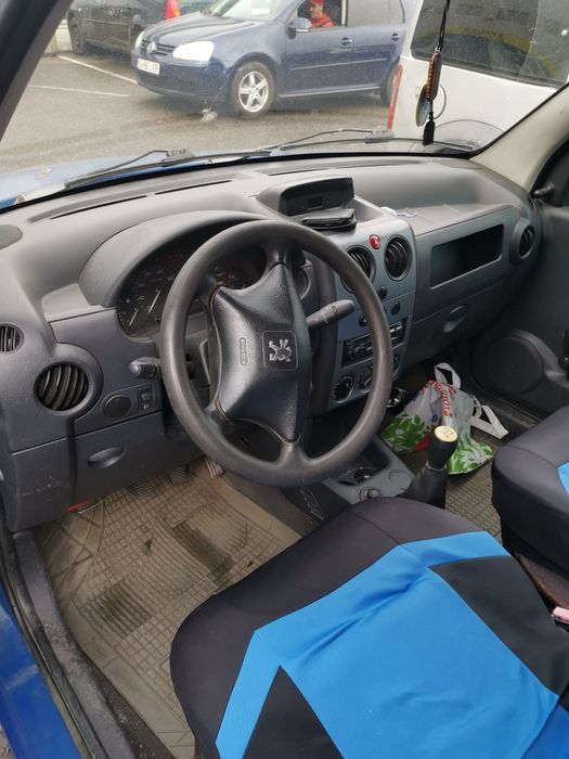 Vând pegeout partener