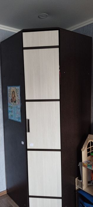 Продам шкаф угловой